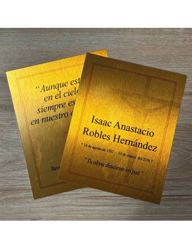 Placa de aluminio sublimada en acabado oro cepillado para uso conmemorativo y lápidas.